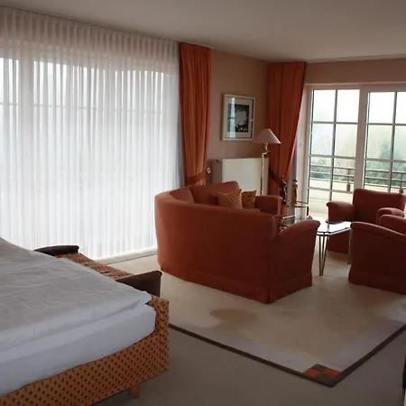 Strauers Am 4*
