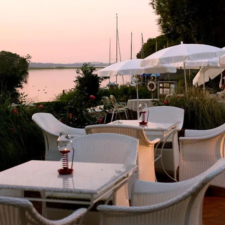 Hotel Strauers Am 4*