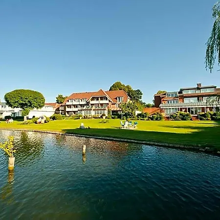 Hotel Strauers Am 4*